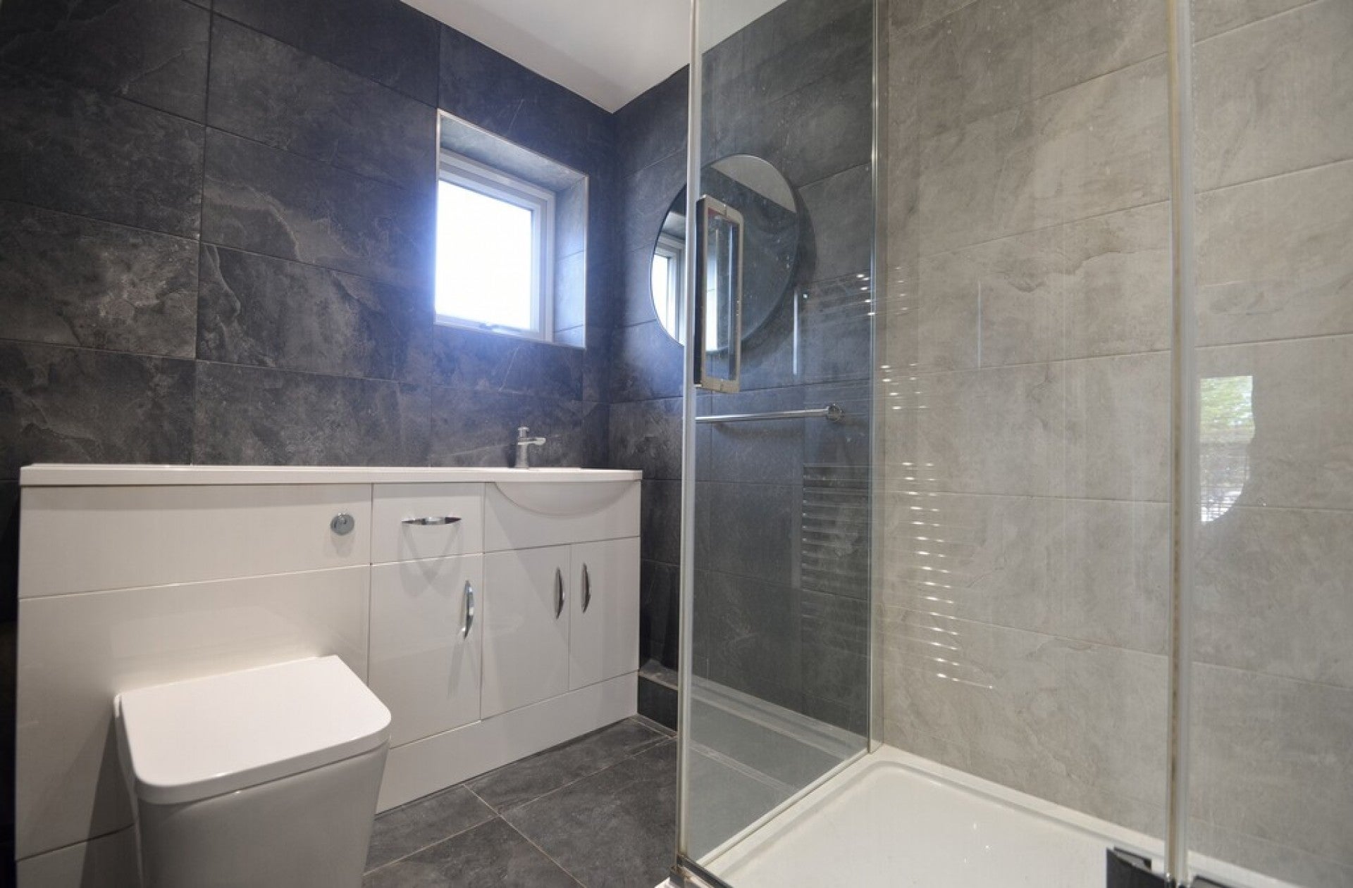 Flat Woodthorpe Road in Borough of Spelthorne