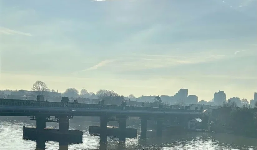 Flat Carrara Wharf in Greater London