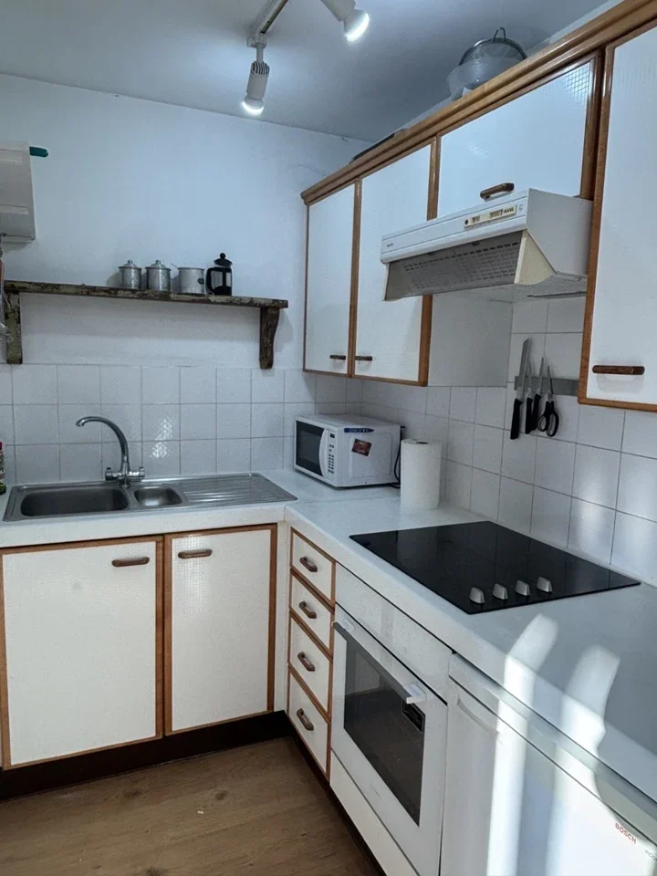 Flat Carrara Wharf in Greater London