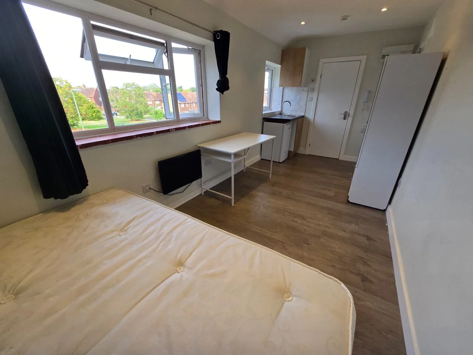 Room Lime Grove in Guildford