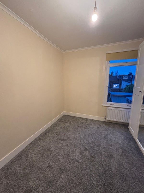 Room Lindal Road in Greater London