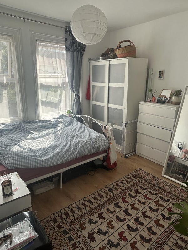 Room Coverton Road in Greater London