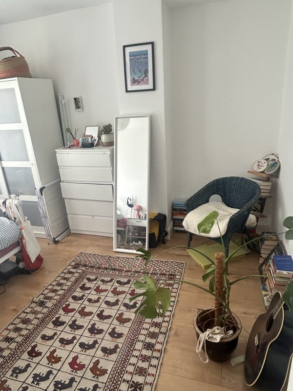 Room Coverton Road in Greater London