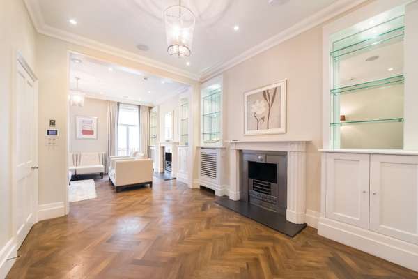 Flat Lower Belgrave Street in City of Westminster