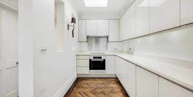 Flat Lower Belgrave Street in City of Westminster