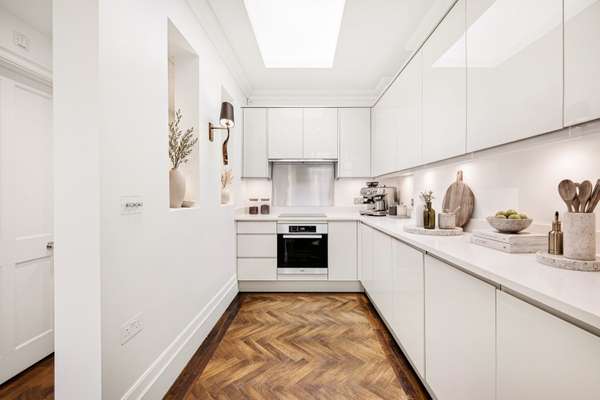 Flat Lower Belgrave Street in City of Westminster