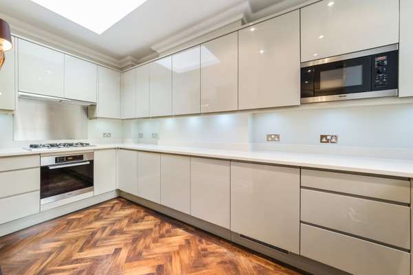Flat Lower Belgrave Street in City of Westminster