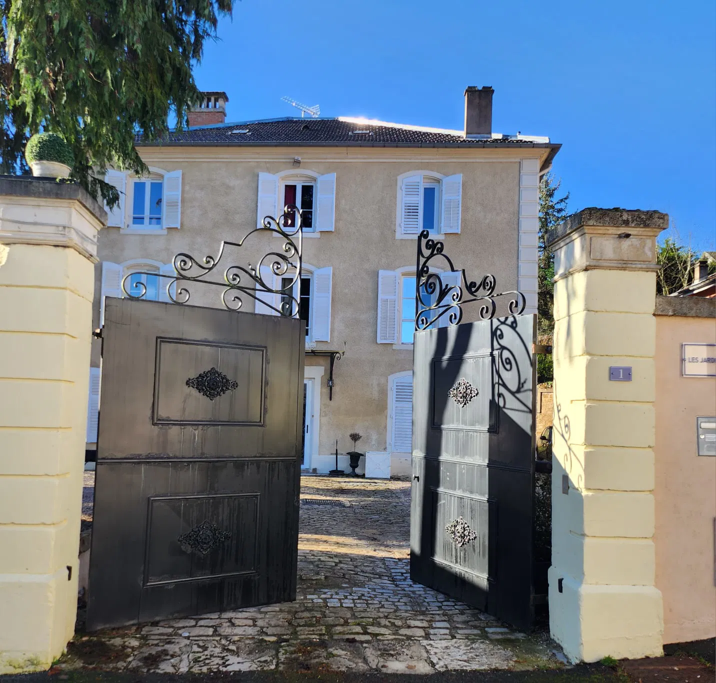 Chambre Rue des Vannes à Pompey