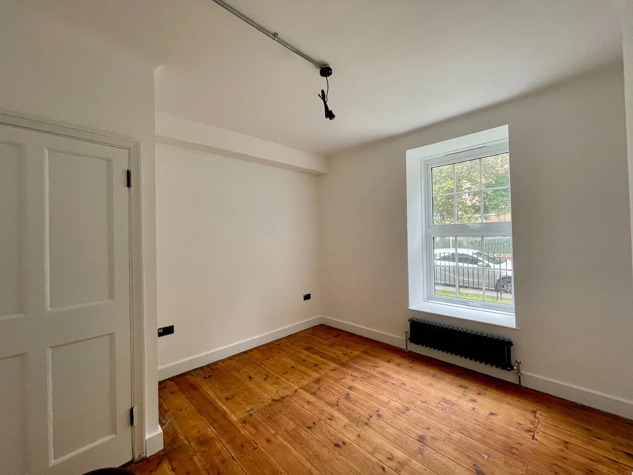 Flat Adelina Grove in Greater London