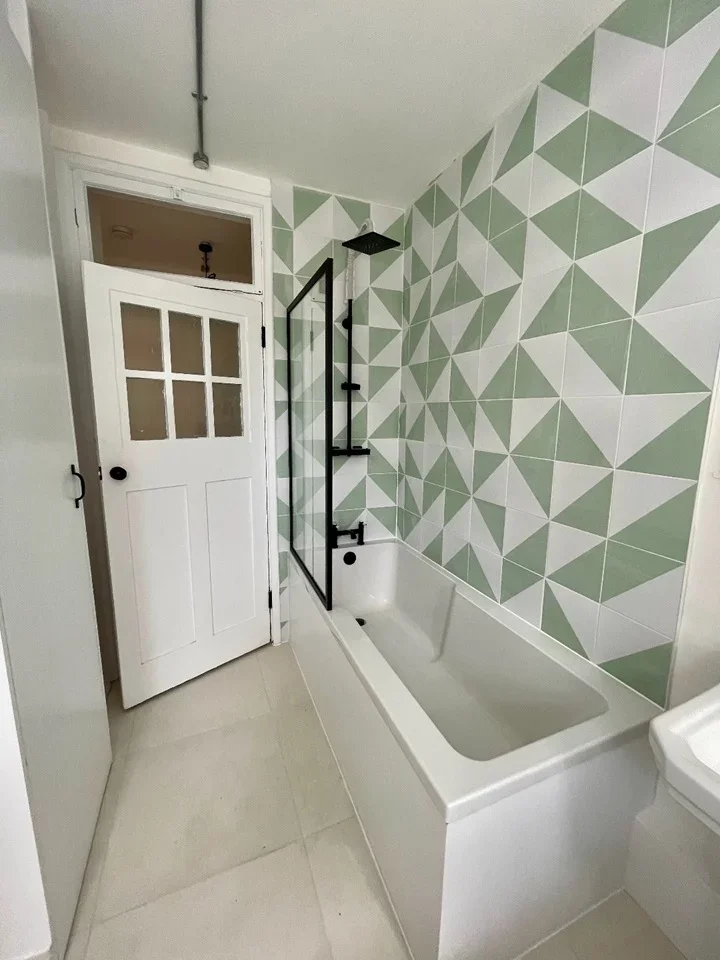 Flat Adelina Grove in Greater London