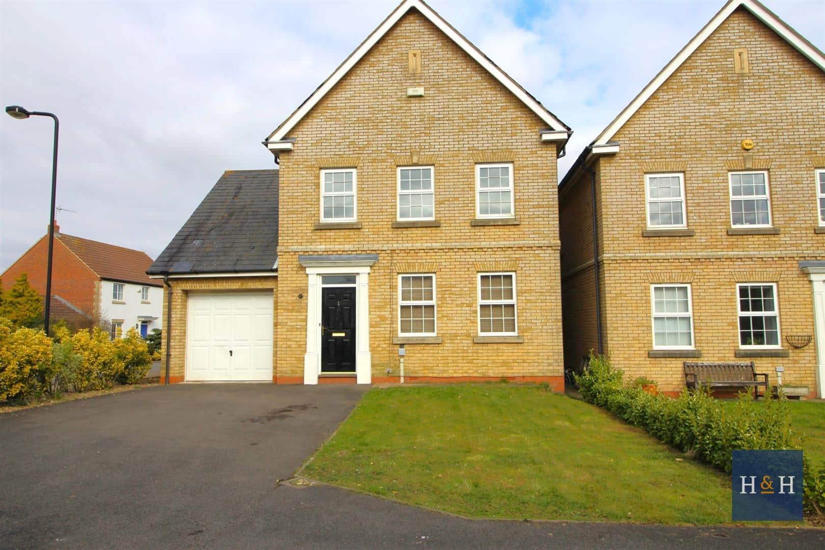 House Wake Way in Grange Park