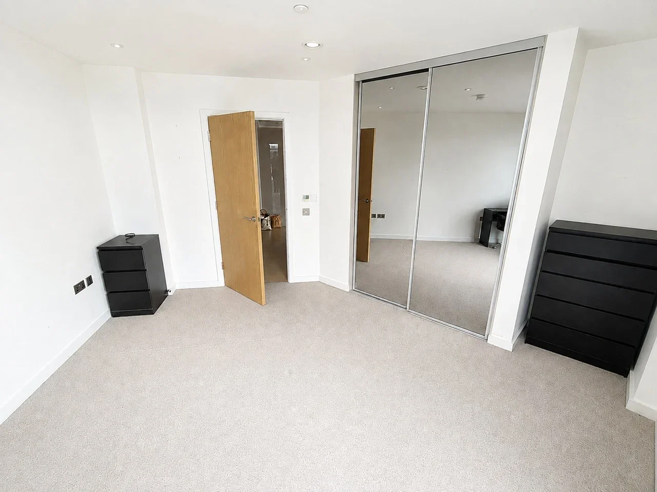 Flat Cambridge Road in Greater London