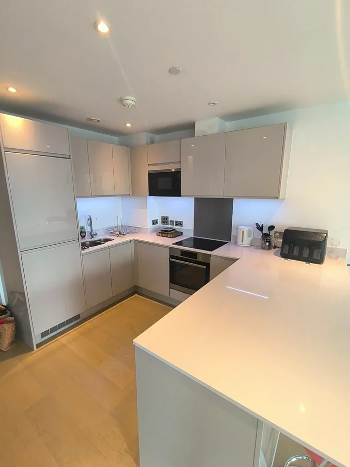 Flat Cambridge Road in Greater London