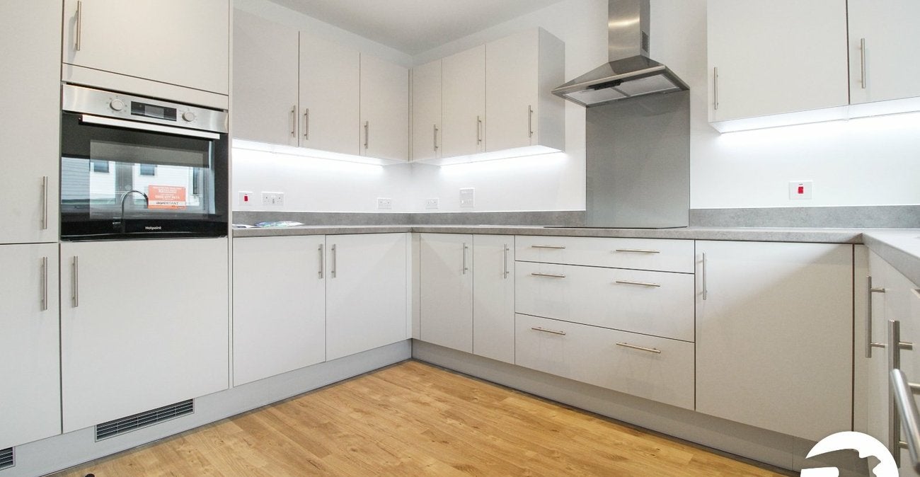 Flat Eglinton Road in Dartford