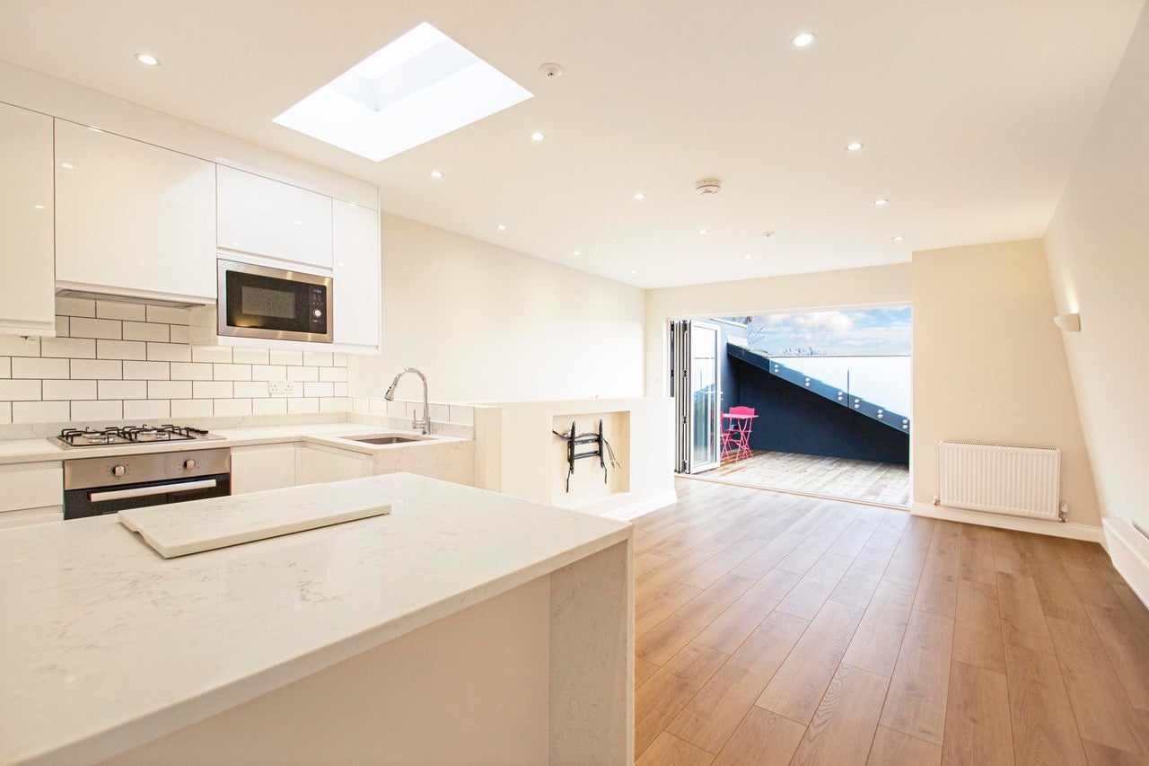 Flat Waldron Road in Greater London