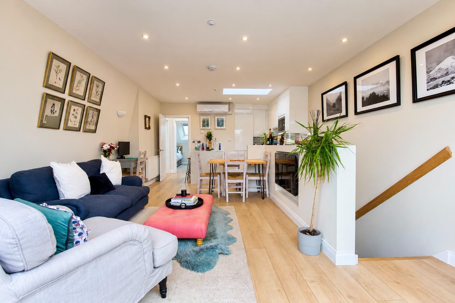 Flat Waldron Road in Greater London