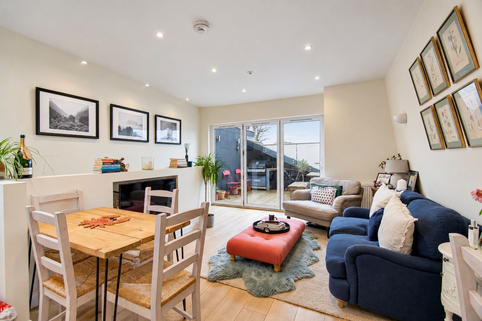 Flat Waldron Road in Greater London