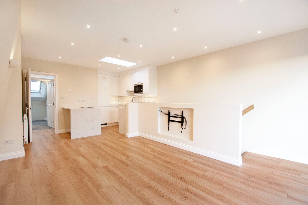 Flat Waldron Road in Greater London