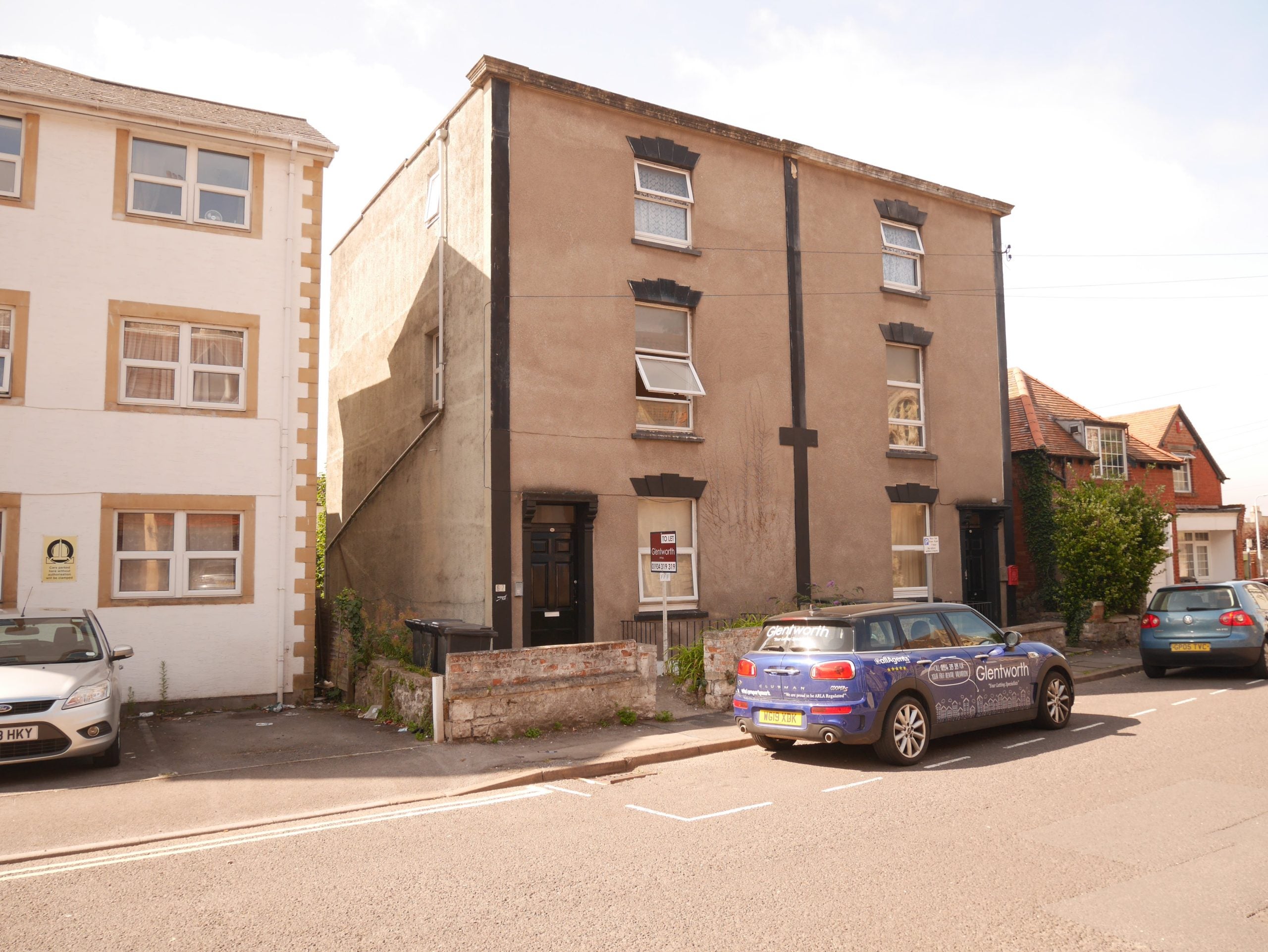 Flat Upper Church Road in Weston-super-Mare