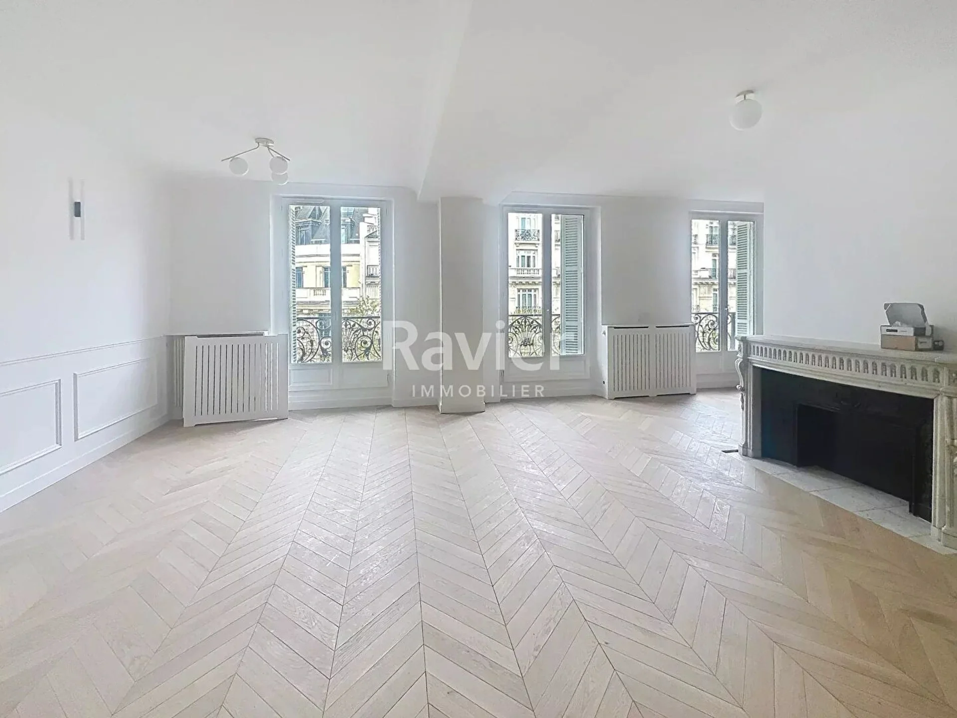 Flat Boulevard Haussmann in Paris