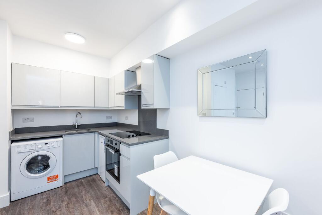 Flat Nevern Square in Greater London