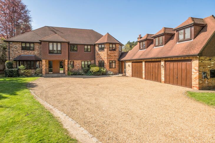 Flat Coronation Road in South Ascot