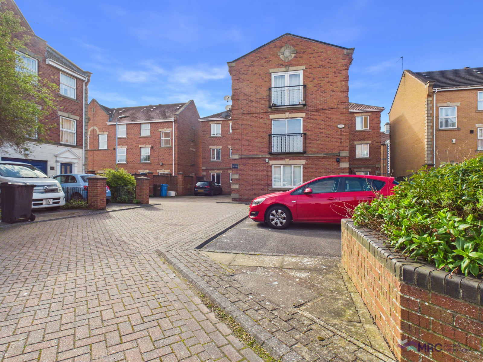 Flat Lock Keepers Court in Hull