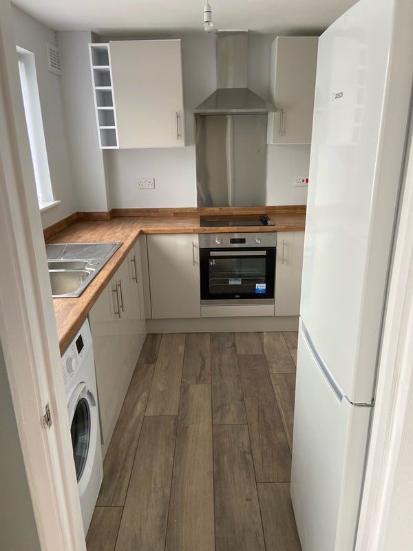 Flat Wychwood Close in Warwick