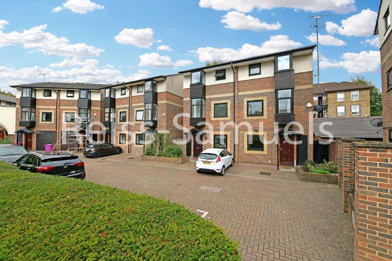 House Barnfield Place in Greater London