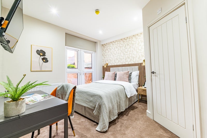 Flat Coundon Road in Coventry