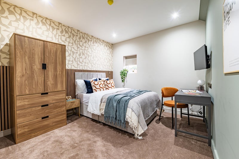 Flat Coundon Road in Coventry