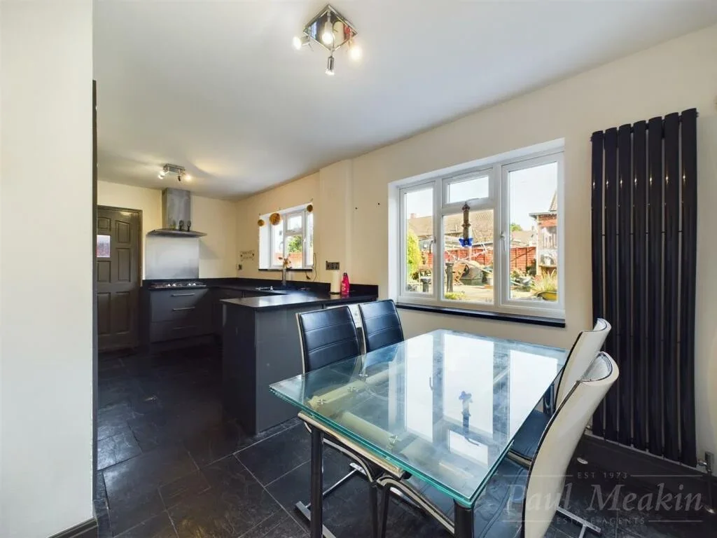 House Leigh Crescent in Greater London