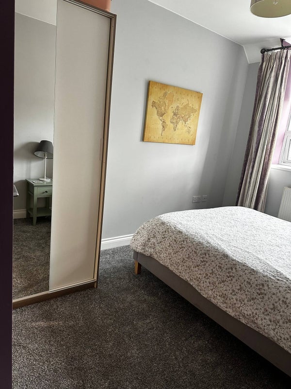 Room Hudd's Vale Road in Bristol