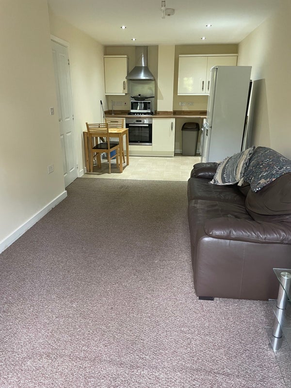 Room Pavilion Close in Leicester