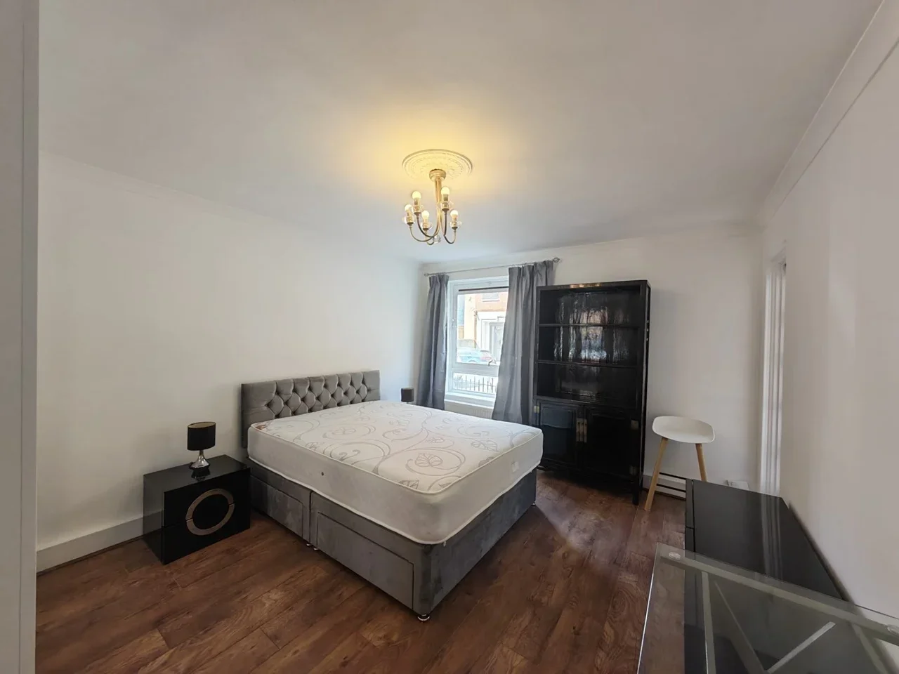 Room Ilminster Gardens in Greater London