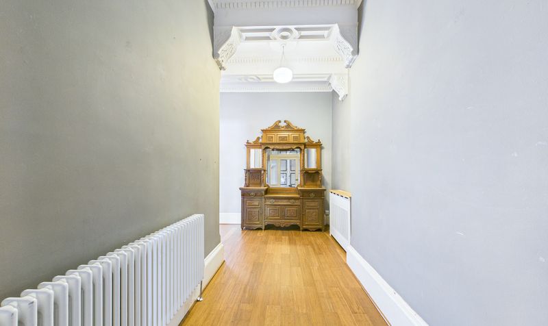Flat Niddrie Square in Glasgow