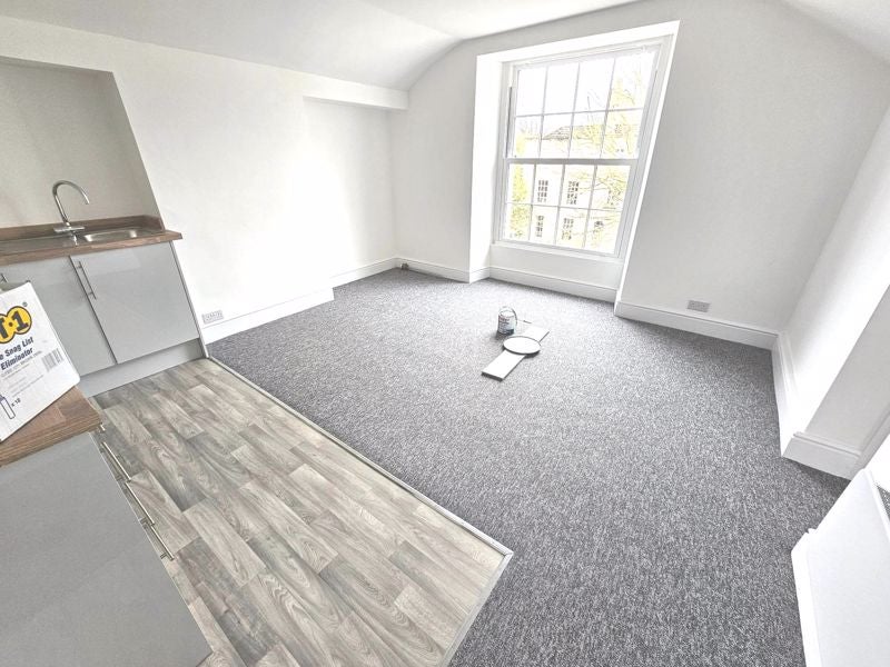 Flat Gordon Road in Bristol