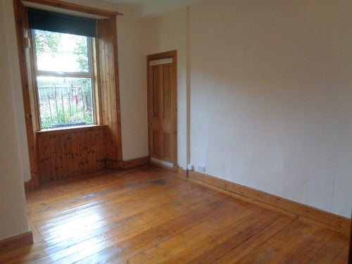 Flat Restalrig Road in Edinburgh
