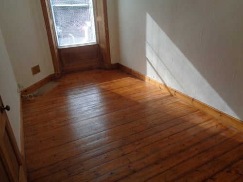 Flat Restalrig Road in Edinburgh