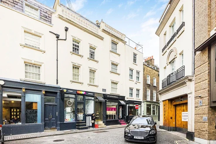 House Avery Row in City of Westminster