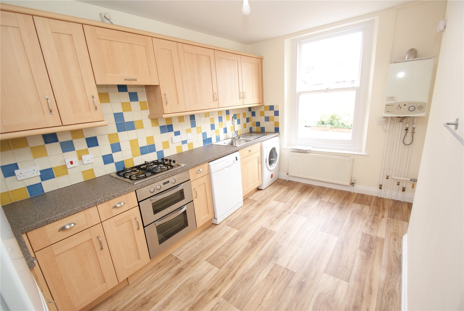 Flat Cotham Lawn Road in Bristol