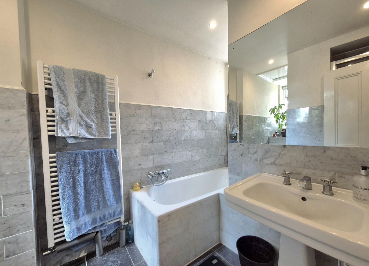 Flat Ranelagh Road in Greater London