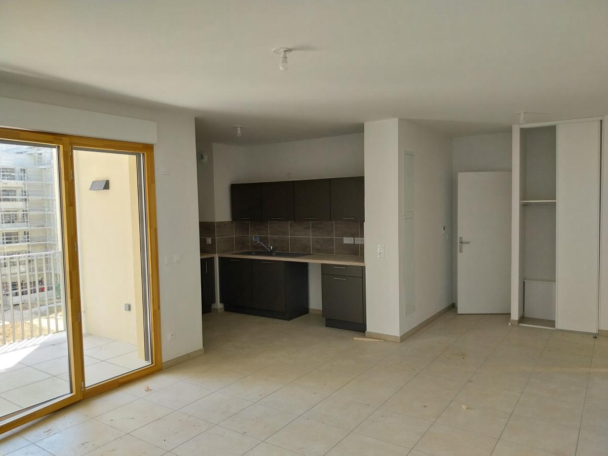 Flat Rue Oum Kalthoum in Lyon