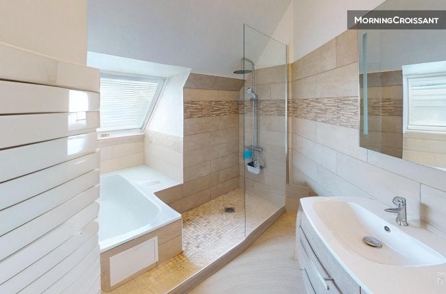 Flat Rue Robert Schuman in Enghien-les-Bains