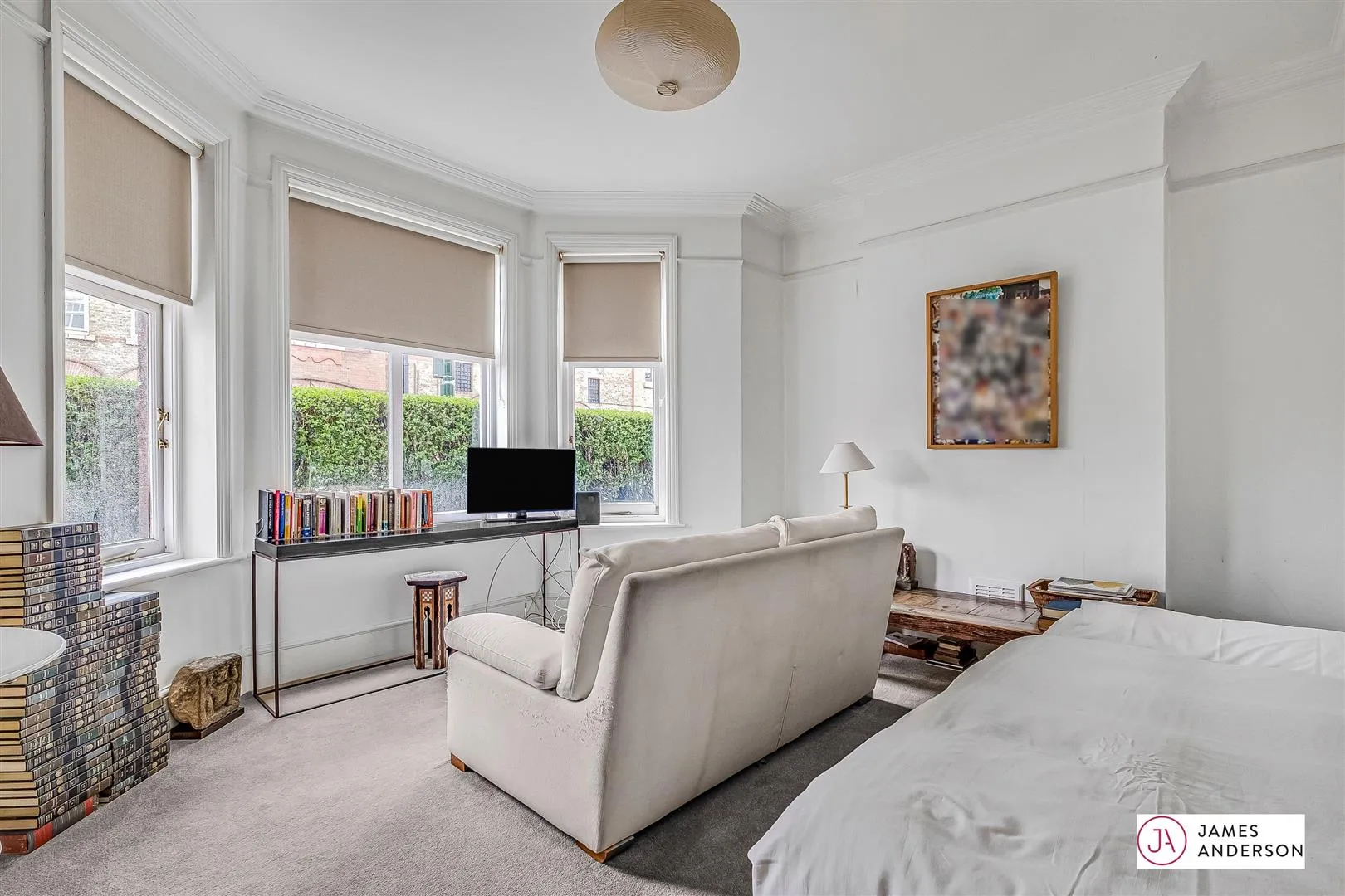 Room Mortlake High Street in Greater London