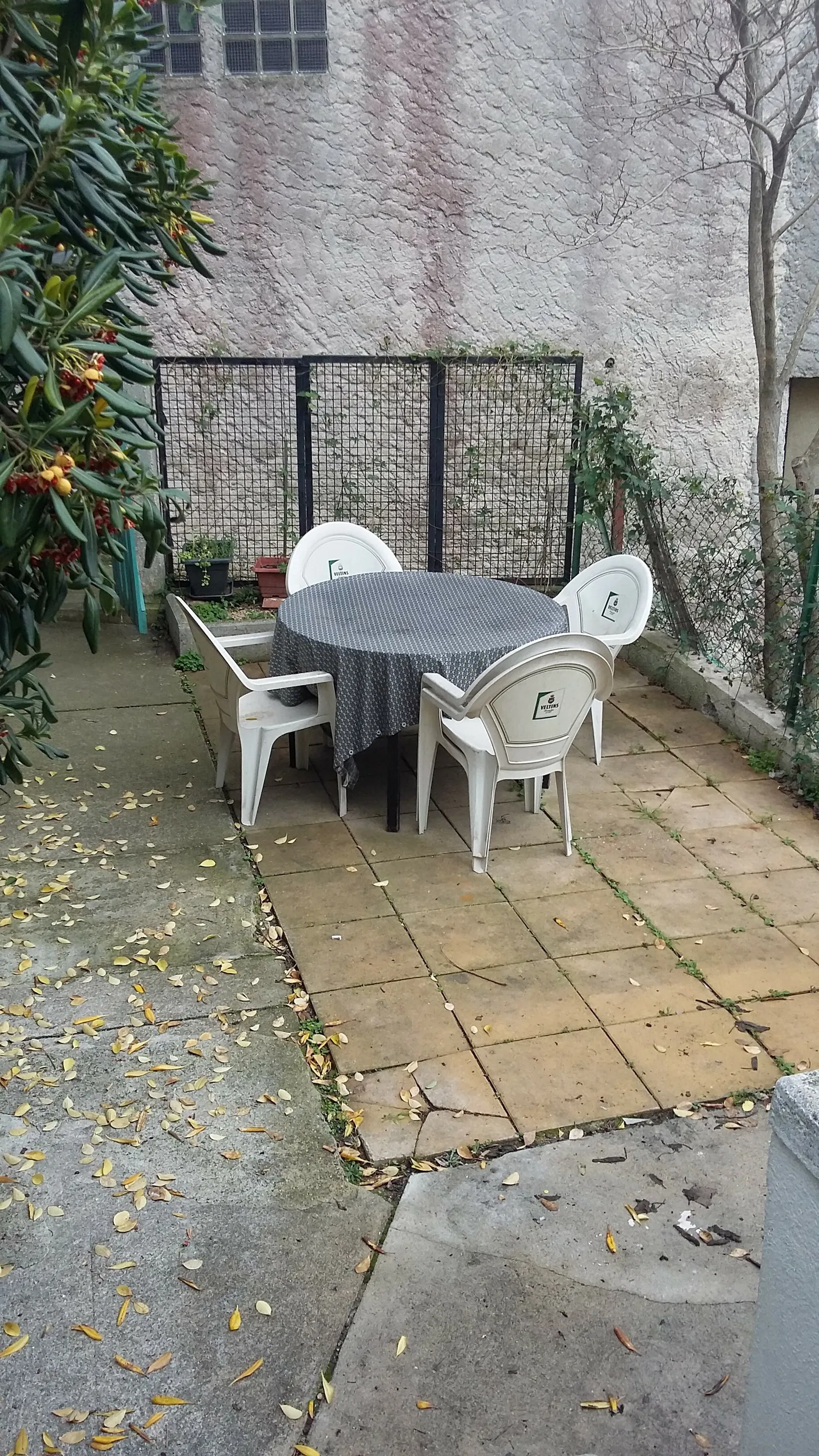 Room Chemin de la Douane in Martigues
