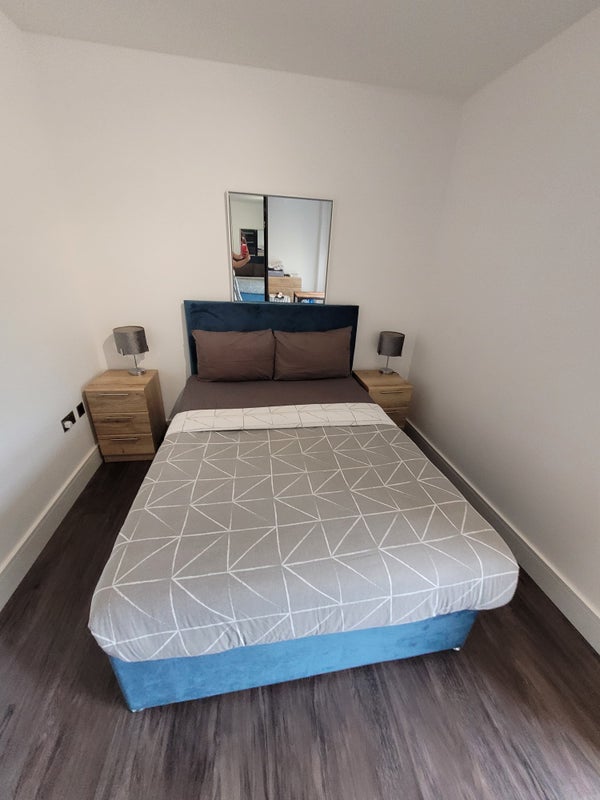 Room Scrubs Lane in Greater London