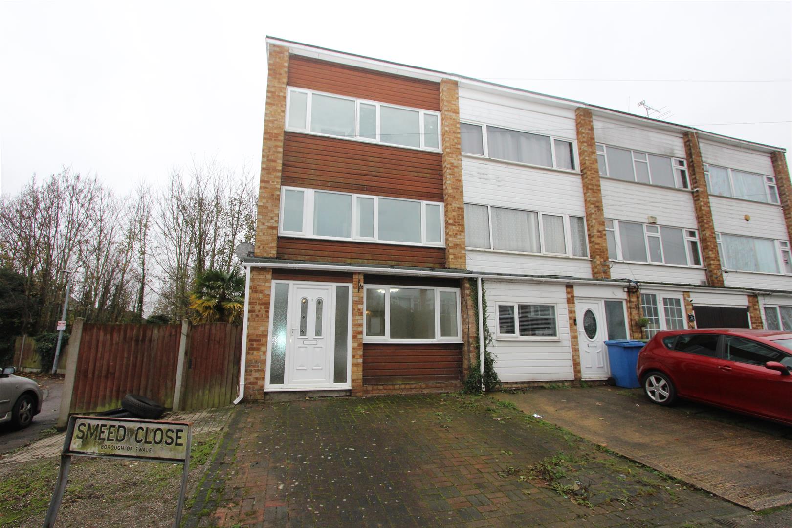 House Wykeham Road in Borough of Swale