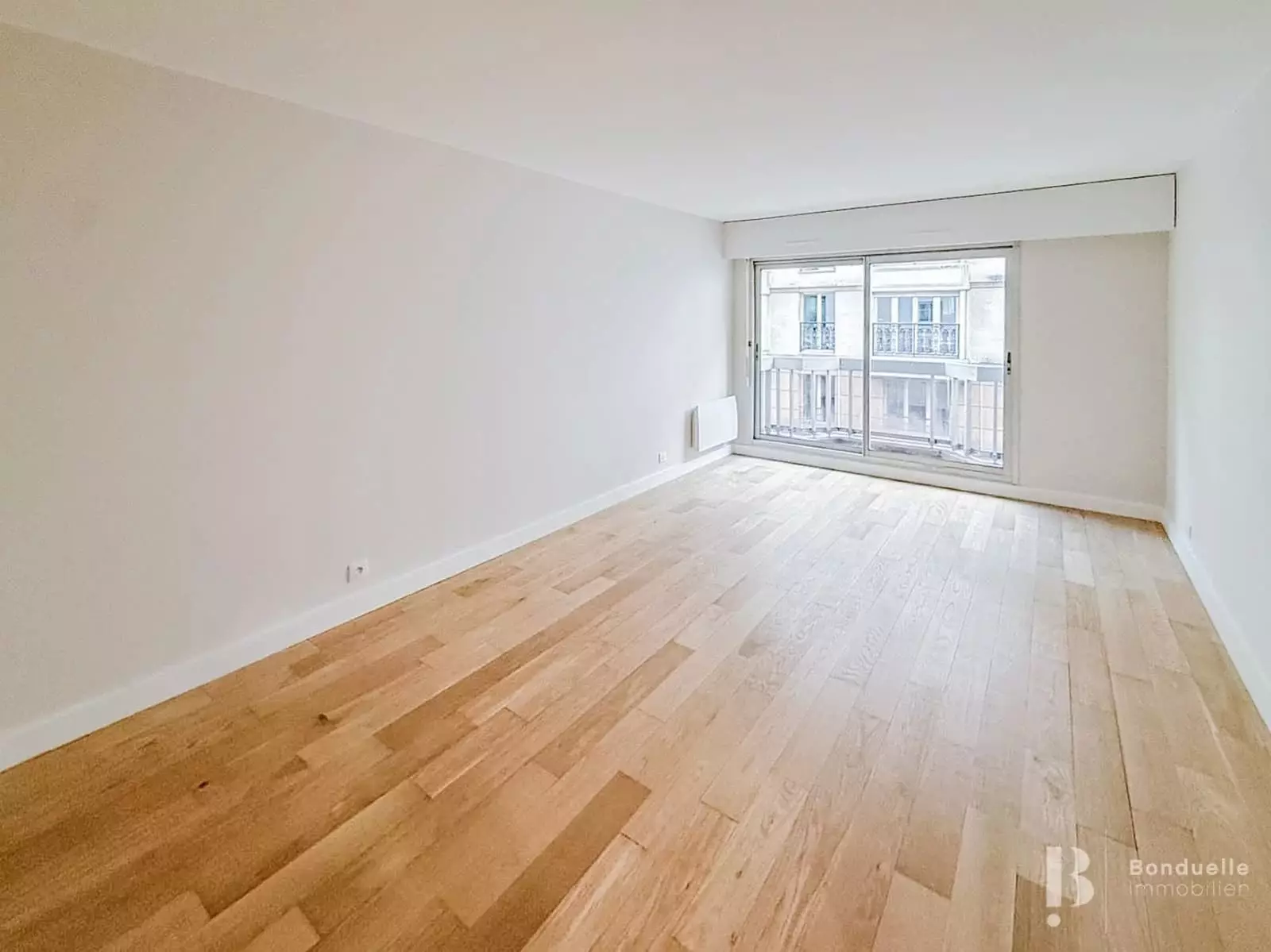 Flat Rue de Lourmel in Paris