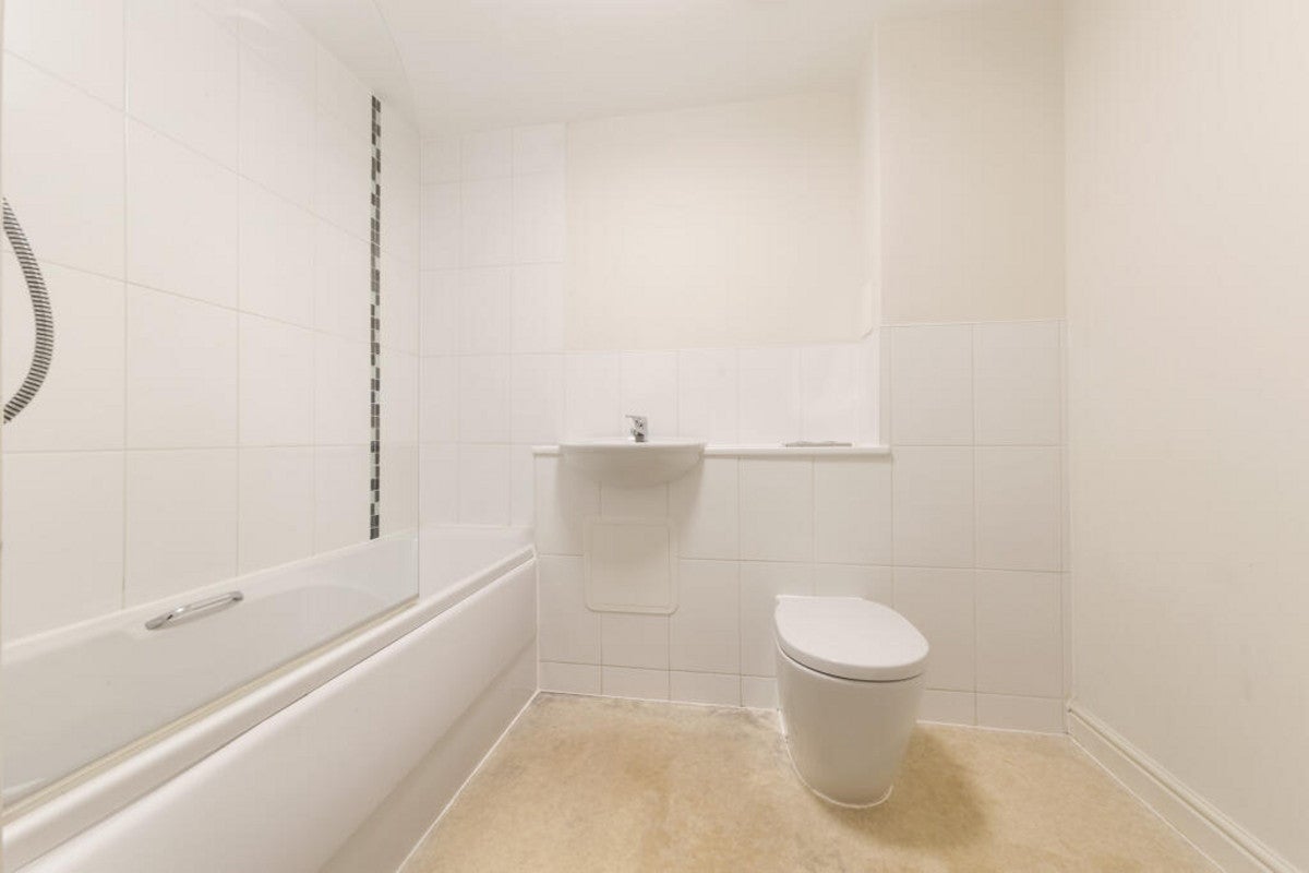 Flat Tanner Close in Greater London